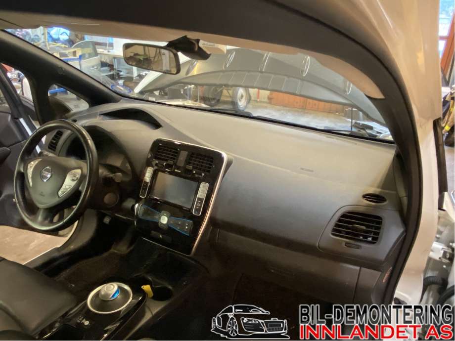 Dashbord til Nissan Leaf 2011-2017 (Type I) (NISSAN|682003NL0B|)