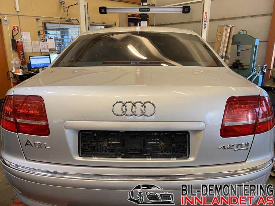 Bakluke sedan til Audi A8, 2003-2010 (Type II)  (AUDI|4E0 827 023 A)