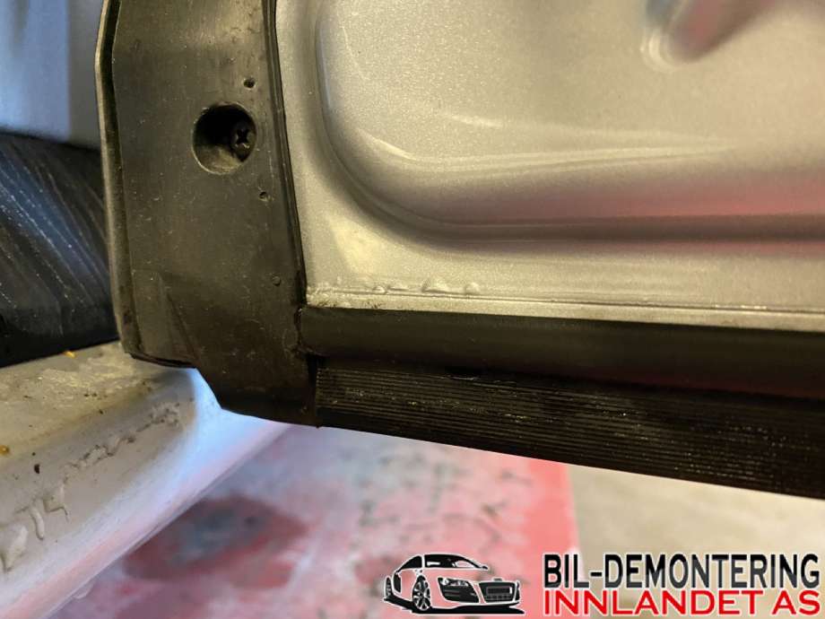 Dør høyre bak til Audi A8 2003-2010 (Type II)  (AUDI|4E4 833 052 A|)