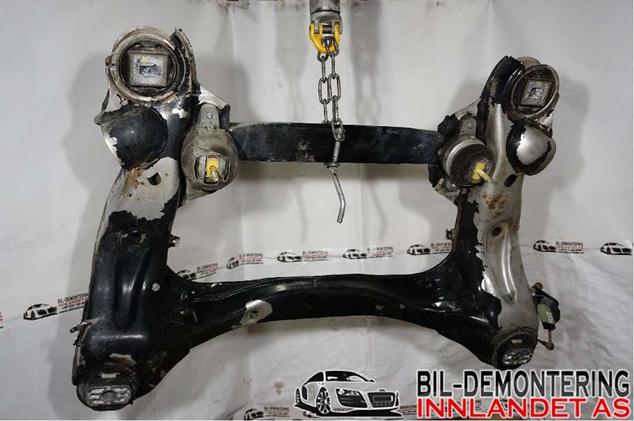 Travers foran hoved til Audi A8 2003-2010 (Type II)  (AUDI|4E0 399 313 D|)