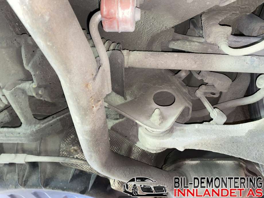 Travers bak til Audi A8 2003-2010 (Type II)  (AUDI|4E0 505 235 H|)