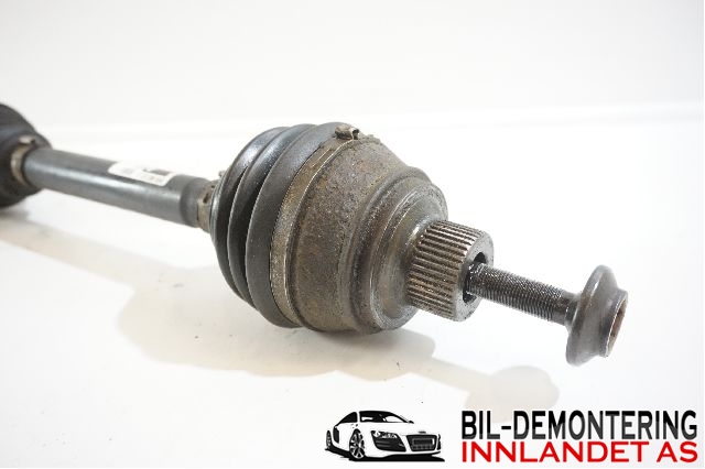 Drivaksel høyre foran til Audi Q5 2008-2012 (Type I, Fase 1) (AUDI|8R0 407 271 C|)