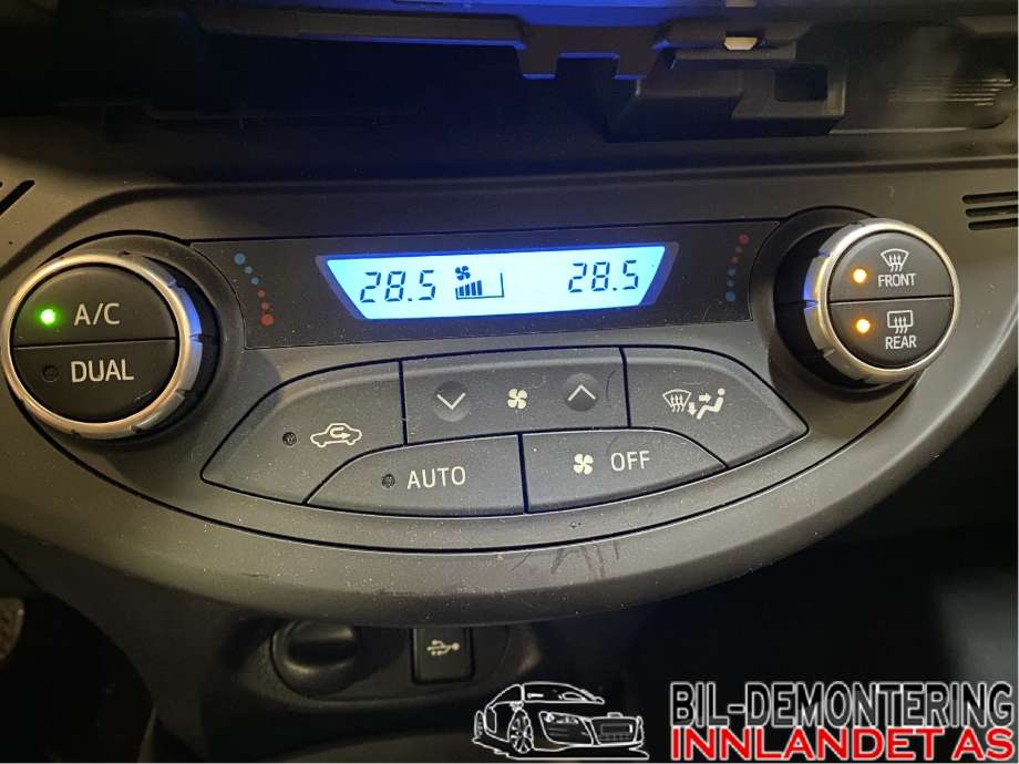 Varmeapparat betjening til Toyota Yaris 2014-2020 (Type III, Fase 2) (TOYOTA|559000D800C3|)