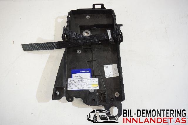 Batterikasse/feste til Volvo XC40, 2018-2024  (VOLVO|32244415)