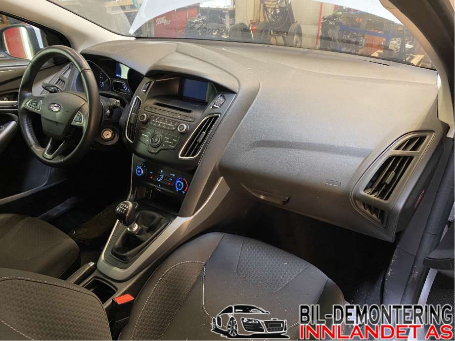 Dashbord til Ford Focus, 2014-2018 (Type III, Fase 2)  (FORD|F1EB-A04305-GB35B8)
