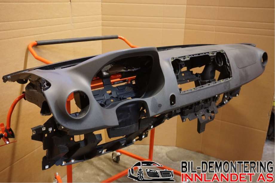 Dashbord til Mercedes Sprinter 2018-->> (907/910) (907/910) (A 910 680 06 00|7P82)