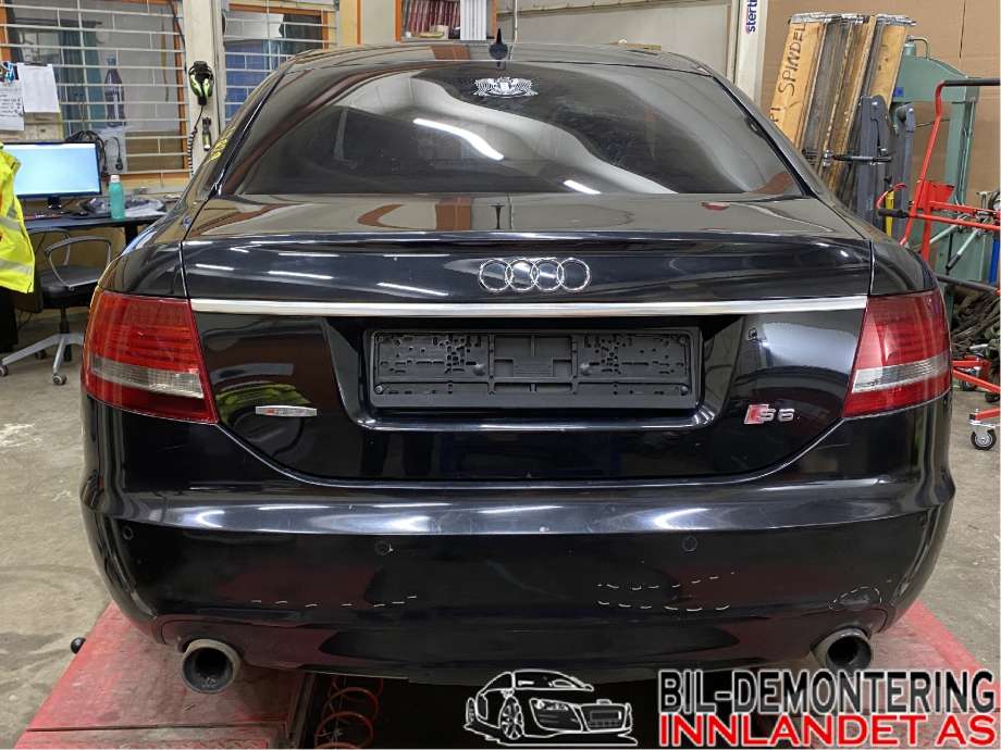 Bakluke sedan til Audi A6, 2008-2011 (Type III, Fase 2) (C6) (C6) (AUDI|4F5 827 023 H)