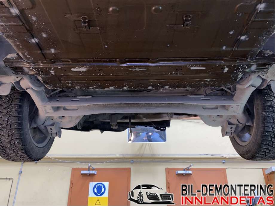 Bakaksel til Nissan Leaf, 2011-2017 (Type I)  (NISSAN|555013NM0A)
