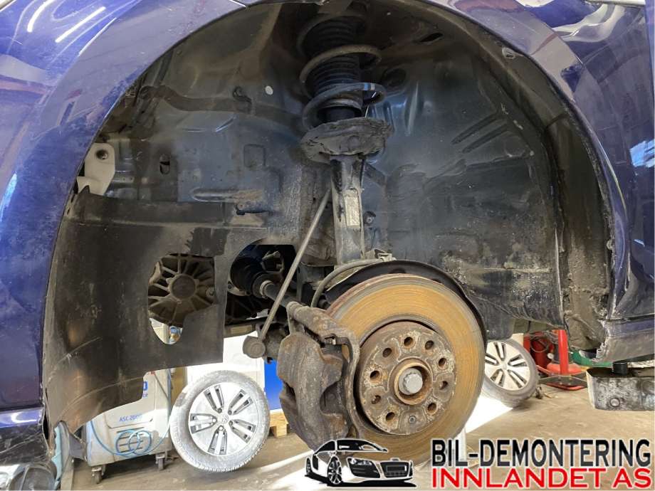 Bremsecaliper venstre foran til VW e-Golf, 2017-2020 (Fase 2)  (VOLKSWAGEN|8V0 615 123)