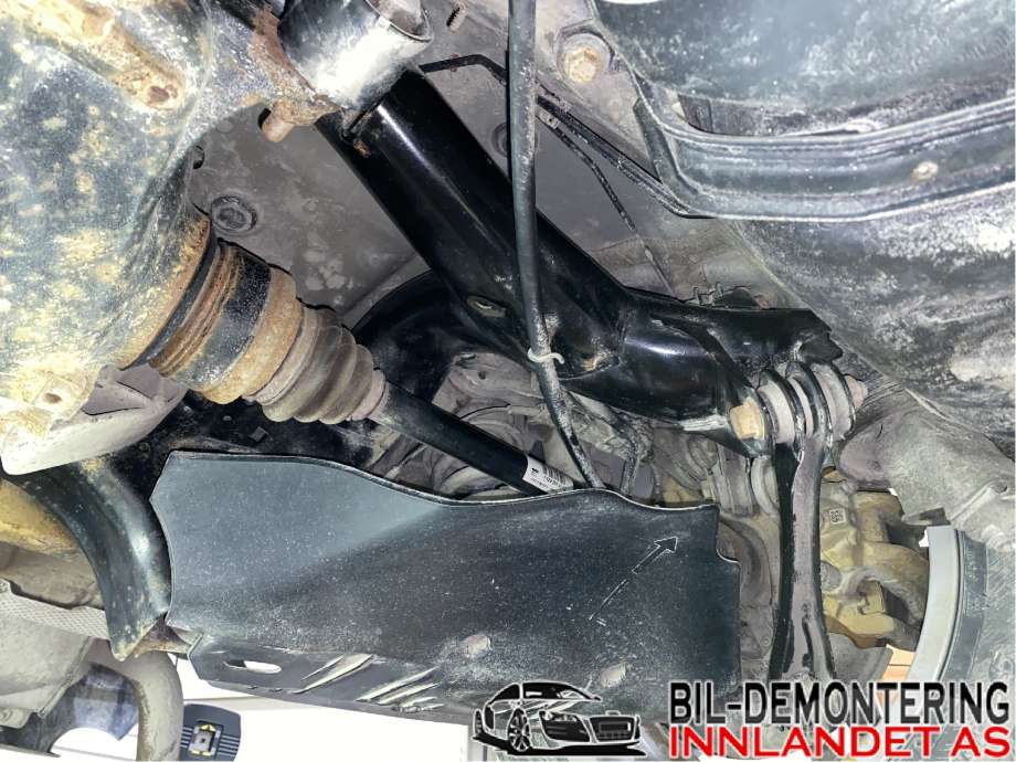 Travers bak til BMW 3-Serie 2012-2018 (F30/F31/F34) (F30/F31/F34) (BMW|33 31 6 792 507|33 32 6 867 540|)