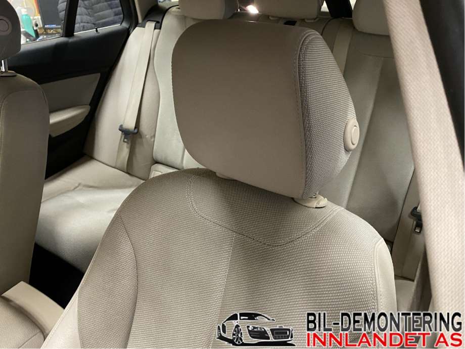 Sete foran venstre til BMW 3-Serie 2012-2018 (F30/F31/F34) (F30/F31/F34) (BMW|52 10 7 243 523|)