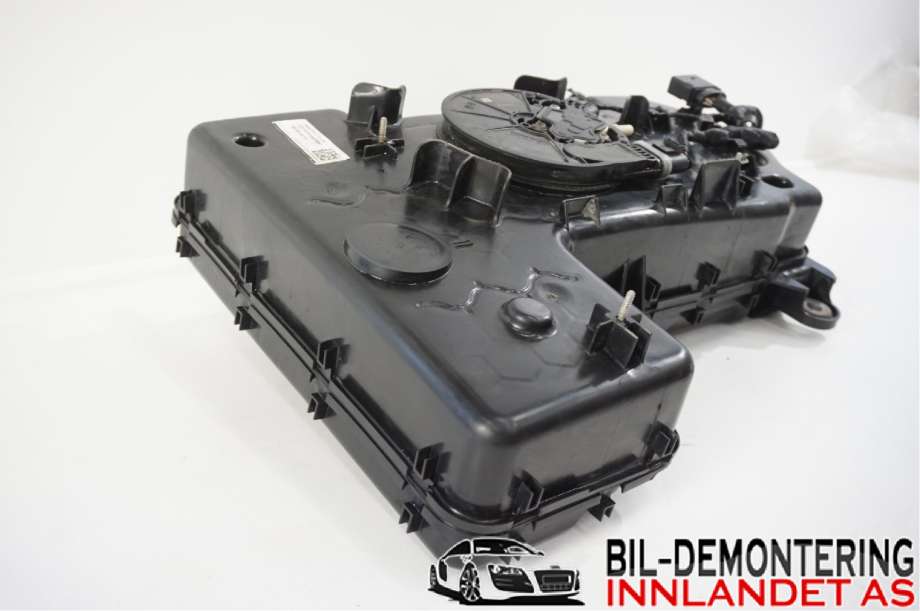 AdBlue tank til VW Transporter / Caravelle 2015-2019 (T6) (T6) (VOLKSWAGEN|7E0 131 877 H||7E0131877E)