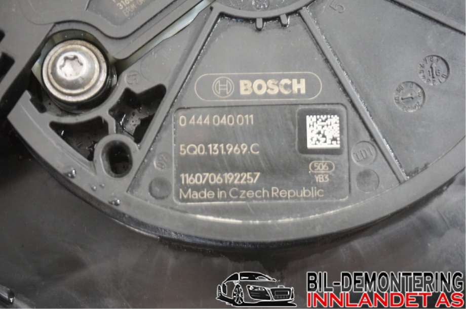 AdBlue tank til VW Transporter / Caravelle 2015-2019 (T6) (T6) (VOLKSWAGEN|7E0 131 877 H||7E0131877E)