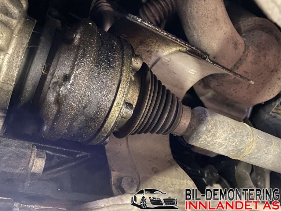 Drivaksel høyre foran til VW Polo 2009-2014 (Type V, Fase 1) (VOLKSWAGEN|6R0 407 762 A|6R0 407 762 AX|)