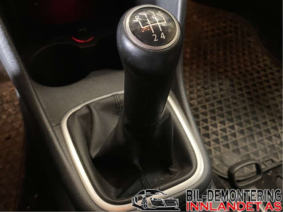 Girstang manuell til VW Polo 2009-2014 (Type V, Fase 1) (VOLKSWAGEN|6Q0 711 050 B|6R0 711 113 M|)