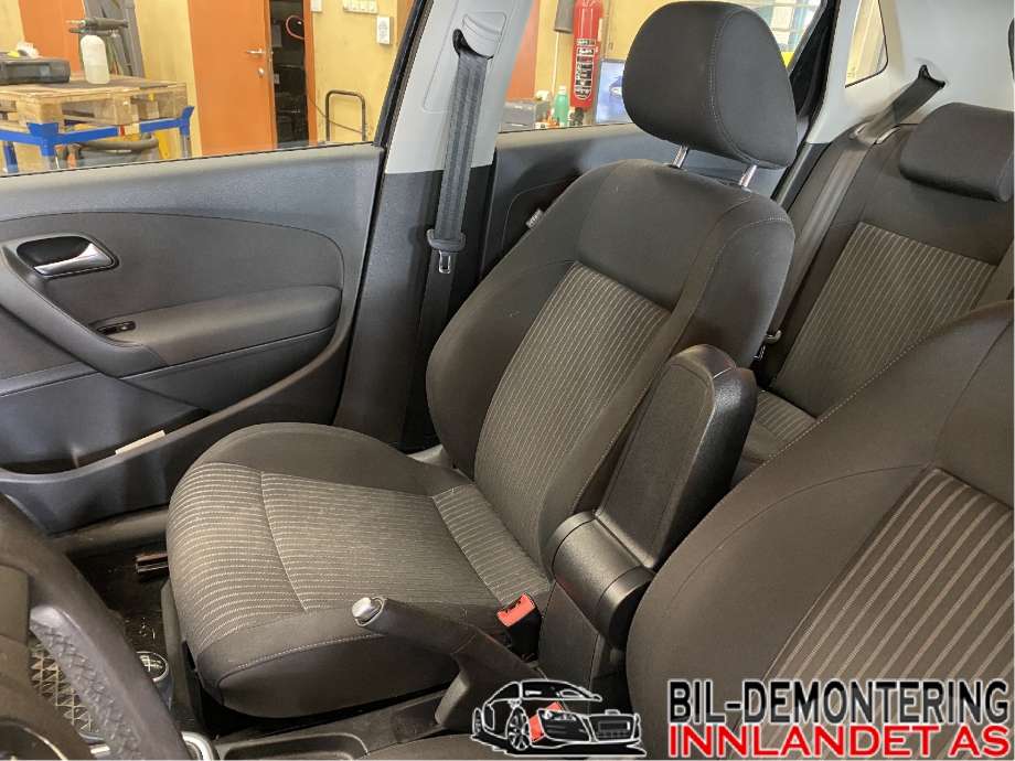 Sete foran høyre til VW Polo, 2009-2014 (Type V, Fase 1) (VOLKSWAGEN|6R4 881 106 M)