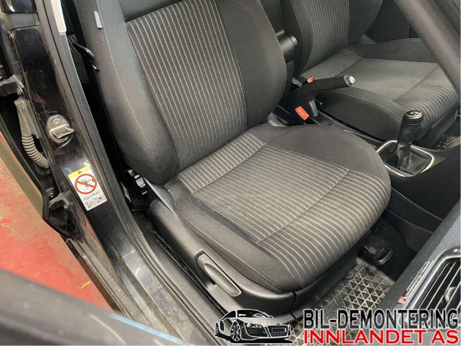 Sete foran høyre til VW Polo 2009-2014 (Type V, Fase 1) (VOLKSWAGEN|6R4 881 106 M|)
