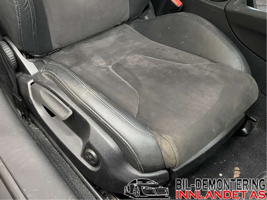 Sete foran høyre til Audi TT 2006-2014 (Type II)  (AUDI|8J0 881 106 E|8J8 881 806 AF|)