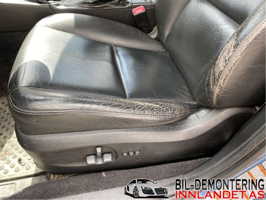Sete foran venstre til Subaru Outback 2007-2009 (Type III, Fase 2)  (SUBARU|64102AG090|)