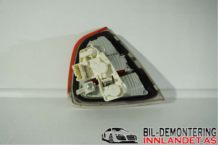 Baklykt høyre indre til BMW 3-Serie 2005-2011 (E90/E91/E92/E93) (E90/E91/E92/E93) (BMW|63 21 6 937 460|)
