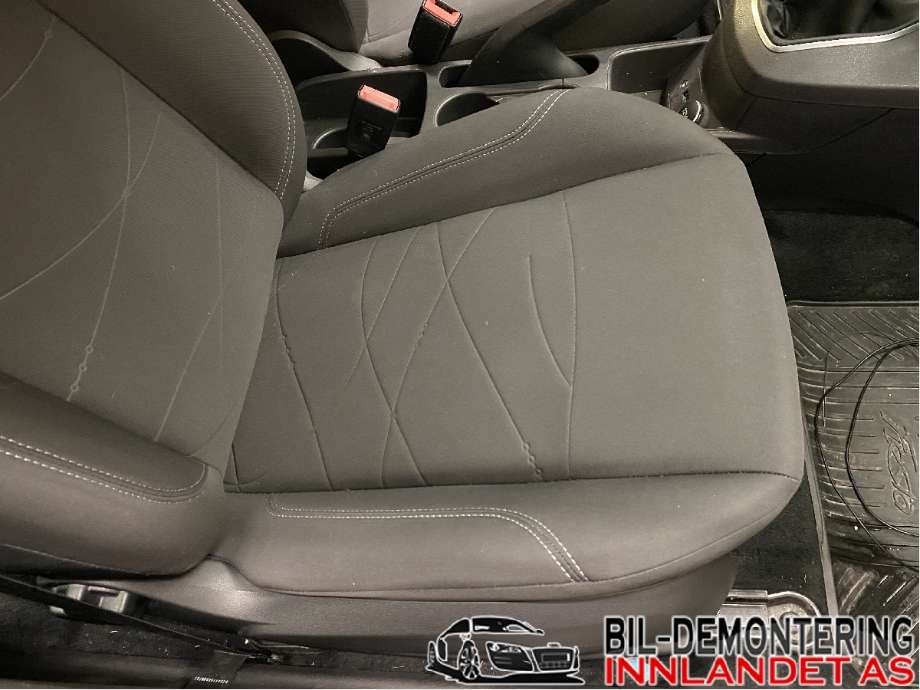 Sete foran høyre til Ford Fiesta 2013-2017 (Type VI, Fase 2)  (FORD|)