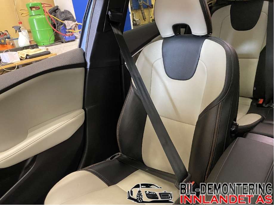 Sikkerhetsbelte foran høyre til Volvo V40, 2012-2019 (VOLVO|31418479)