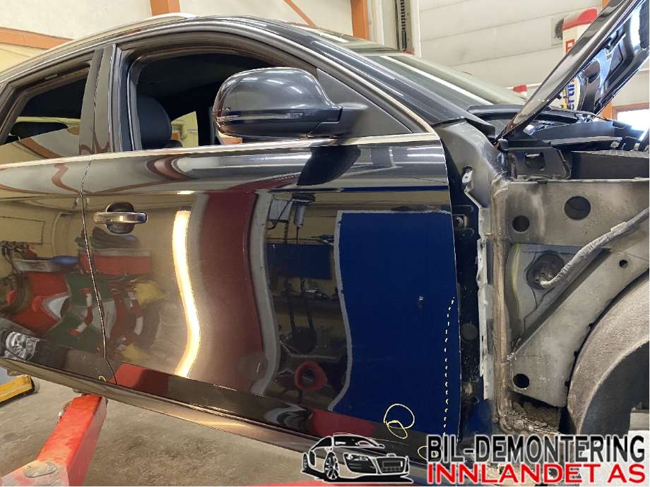 Dør høyre foran til Audi A4 2007-2014 (Type IV) (B8) (B8) (AUDI|8K0 831 052 J|)