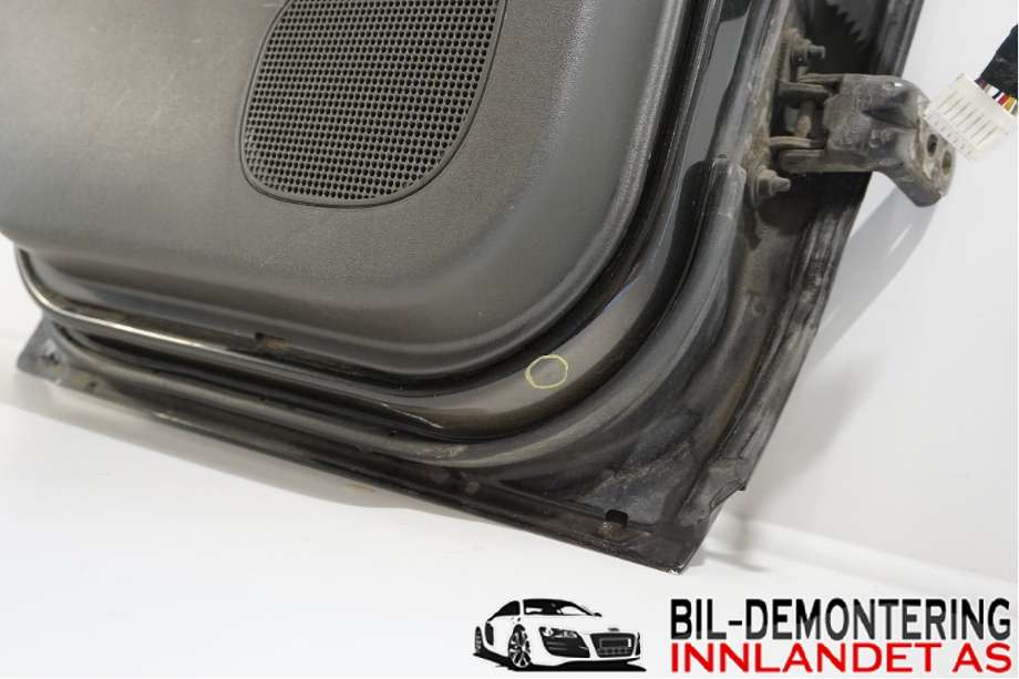 Dør venstre bak til Nissan Pathfinder 2005-2010 (Fase 1) (R51) (R51) (NISSAN|82101EB330|)