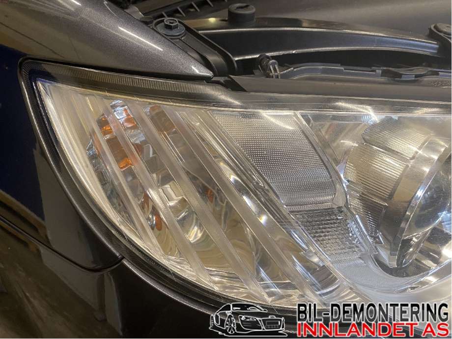 Frontlykt høyre xenon til Subaru Legacy 2007-2009 (Type IV, Fase 2)  (SUBARU|84990AG560|)
