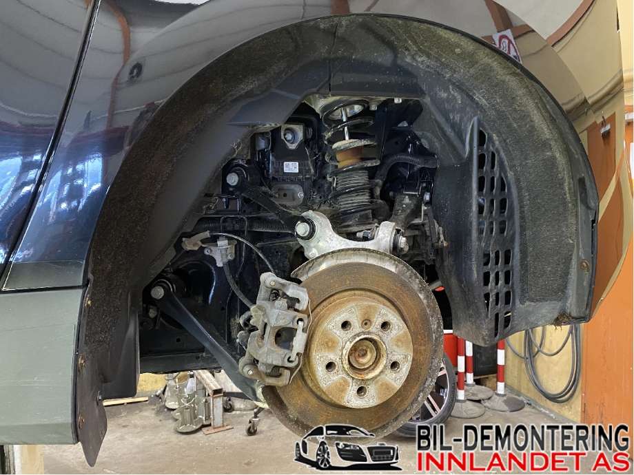 Skjerm locari venstre foran til BMW i3, 2013-2022  (BMW|51 71 7 394 079)