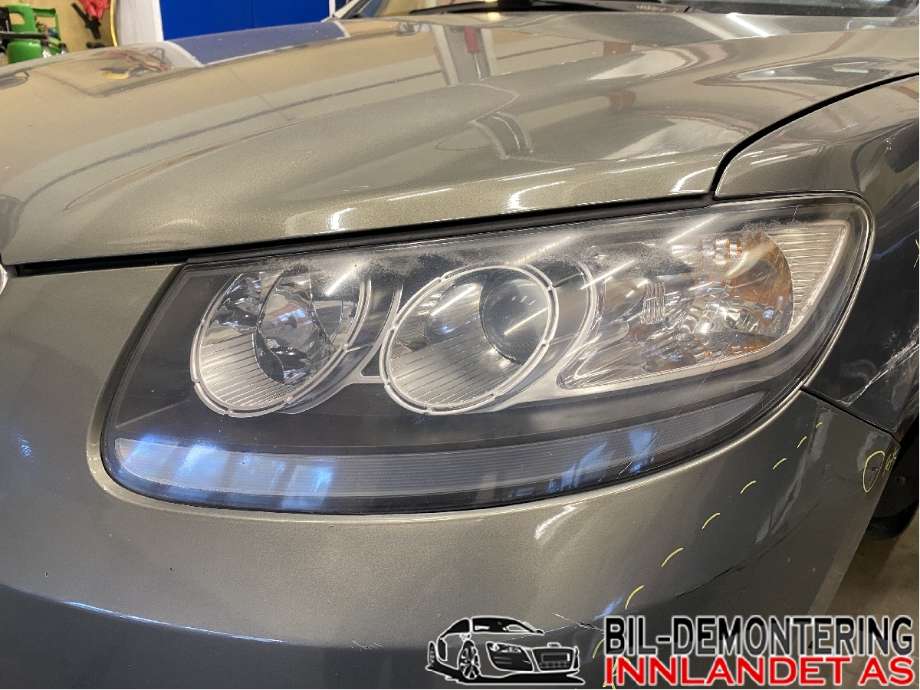Frontlykt venstre halogen til Hyundai Santa Fe, 2006-2009 (Type II, Fase 1)  (HYUNDAI|92101 2B020)