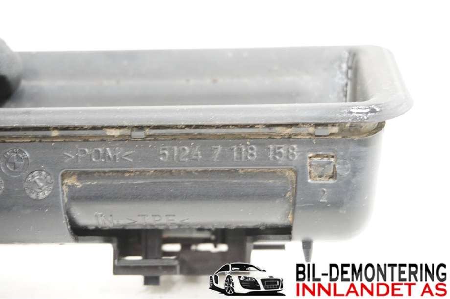 Bakluke/bakdør håndtak til BMW 3-Serie 2005-2011 (E90/E91/E92/E93) (E90/E91/E92/E93) (BMW|51 24 7 118 158||51247118158)