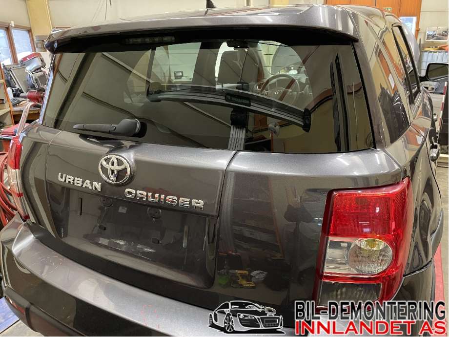 Bakluke combi til Toyota Urban Cruiser 2009-2014  (TOYOTA|6700552B30|)