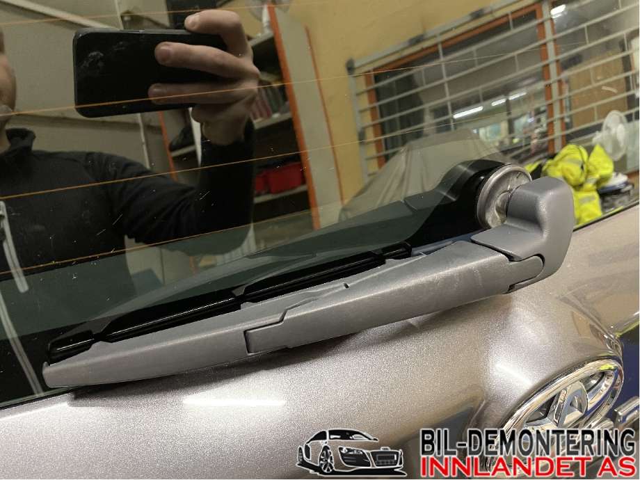 Viskermotor bakrute til Toyota Urban Cruiser, 2009-2014  (TOYOTA|8513052150)