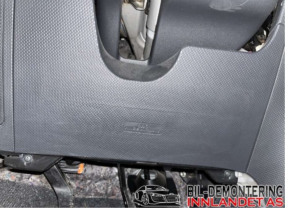 Airbag kne til Toyota Urban Cruiser, 2009-2014  (TOYOTA|7390052030B0)
