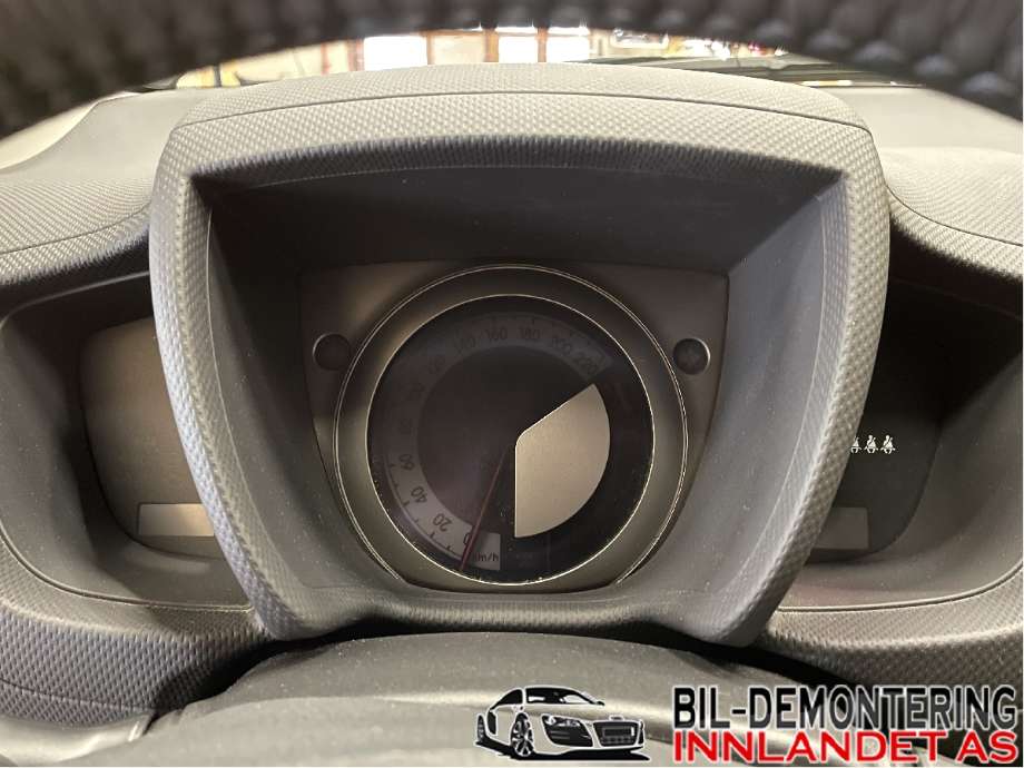 Instrumentpanel til Toyota Urban Cruiser 2009-2014  (TOYOTA|838005CL70|)