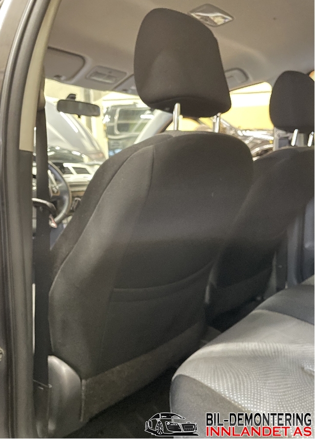 Sete foran venstre til Toyota Urban Cruiser 2009-2014  (TOYOTA|7102052U11B0|)