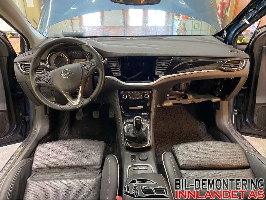 Dashbord til Opel Astra K, 2015-->>  (OPEL|39085189)