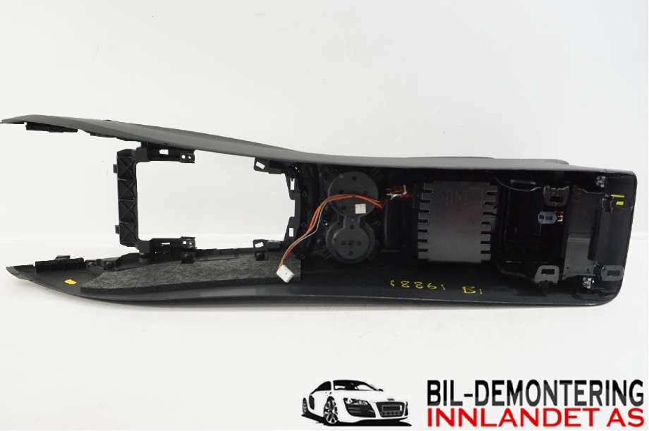 Innredning, Konsoll til Audi Q5 2008-2012 (Type I, Fase 1)  (AUDI|8R1 863 241 B||8R0864981)