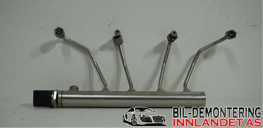 Dyseskinne (fuelrail) til BMW 3-Serie 2012-2018 (F30/F31/F34) (F30/F31/F34) (BMW|13 53 7 585 411||1353758541109)