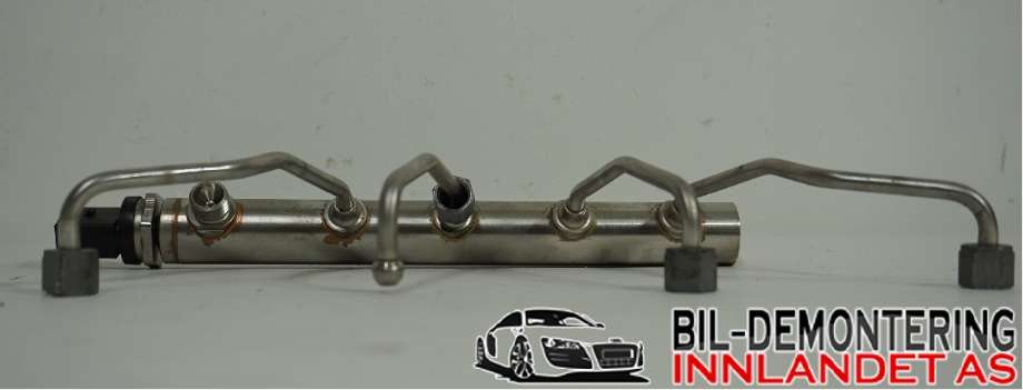 Dyseskinne (fuelrail) til BMW 3-Serie 2012-2018 (F30/F31/F34) (F30/F31/F34) (BMW|13 53 7 585 411||1353758541109)