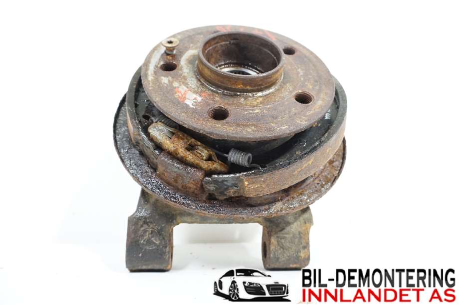 Hjulspindel venstre bak til Mercedes Vito 2014-->> (W447) (W447) (MERCEDES|A 447 350 55 00|)