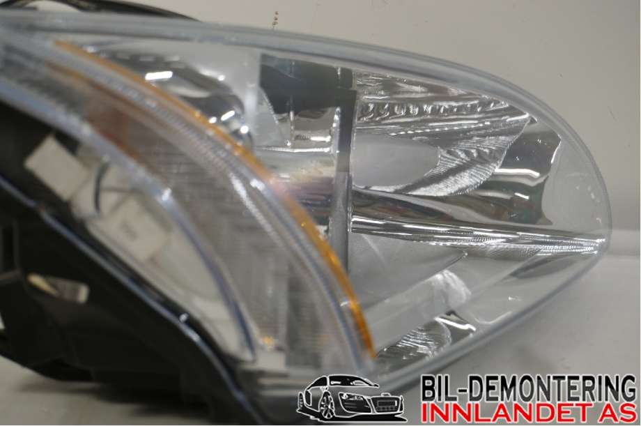 Frontlykt høyre halogen til Ford Focus 2004-2007 (Type II, Fase 1) (|4M51-13W029-AC)