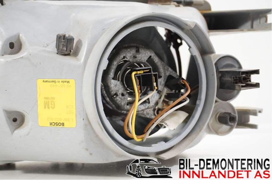 Frontlykt høyre halogen til Opel Rekord E 1983-1986 (|1 307 022 012)