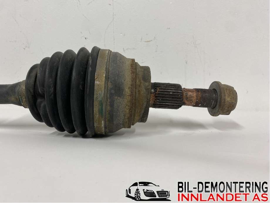 Drivaksel venstre foran til Mercedes ML 2005-2011 (W164) (W164) (MERCEDES|A 164 330 08 01||A1643302301)