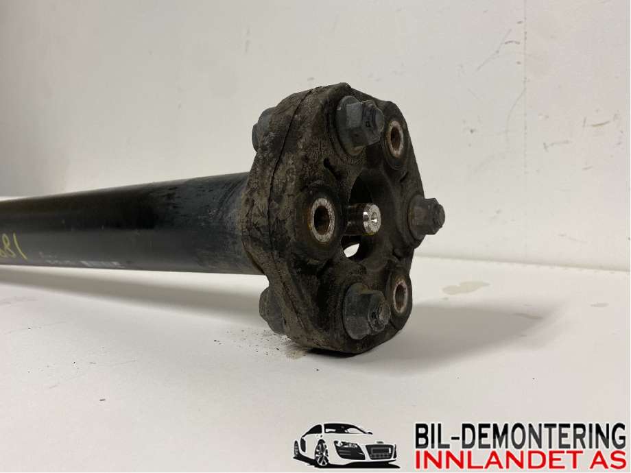 Mellomaksel til BMW 1-Serie 2015-2019 (Fase 2) (F20/F21) (F20/F21) (BMW|26 10 7 624 182||7624182-06)