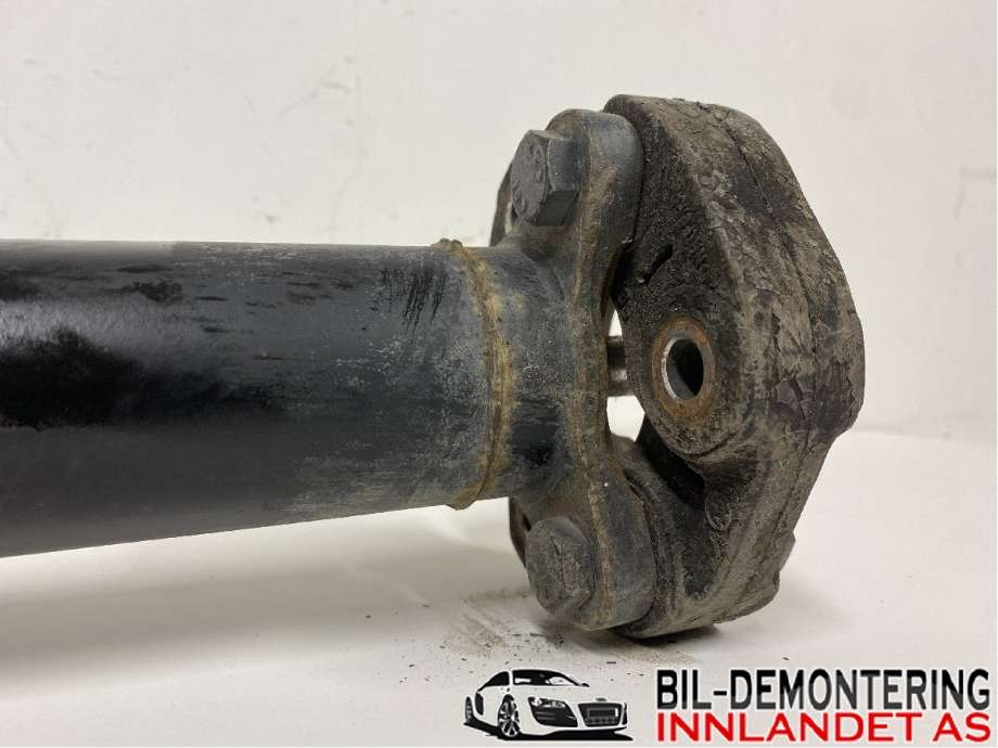 Mellomaksel til BMW 1-Serie 2015-2019 (Fase 2) (F20/F21) (F20/F21) (BMW|26 10 7 624 182||7624182-06)