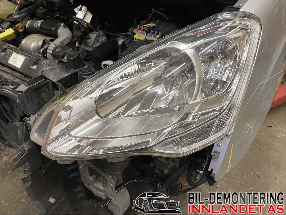Frontlykt venstre halogen til Peugeot Partner, 2015-2019 (Type II, Fase 2)  (PEUGEOT|6208 K6)