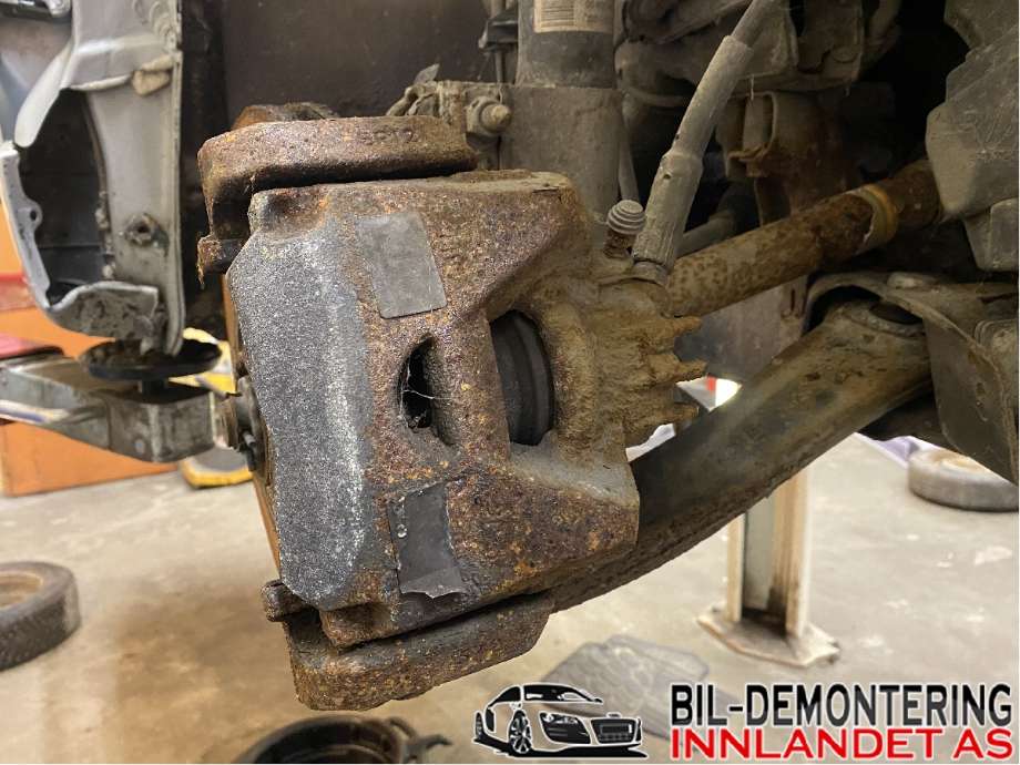 Bremsecaliper høyre foran til Peugeot Partner, 2015-2019 (Type II, Fase 2)  (PEUGEOT|16 517 553 80)