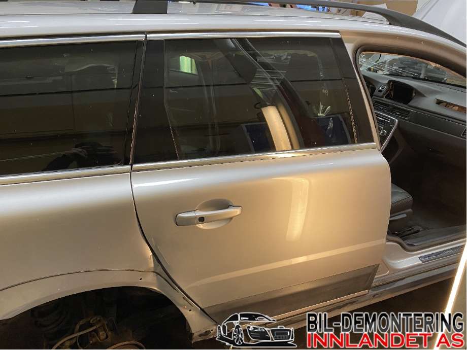 Dør høyre bak til Volvo XC70, 2014-2016 (Type II, Fase 2)  (VOLVO|32228897)
